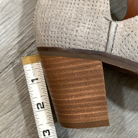 Lucky Brand Powe Taupe Suede Ankle Boots Stacked Heel size 7 - Picture 11 of 11